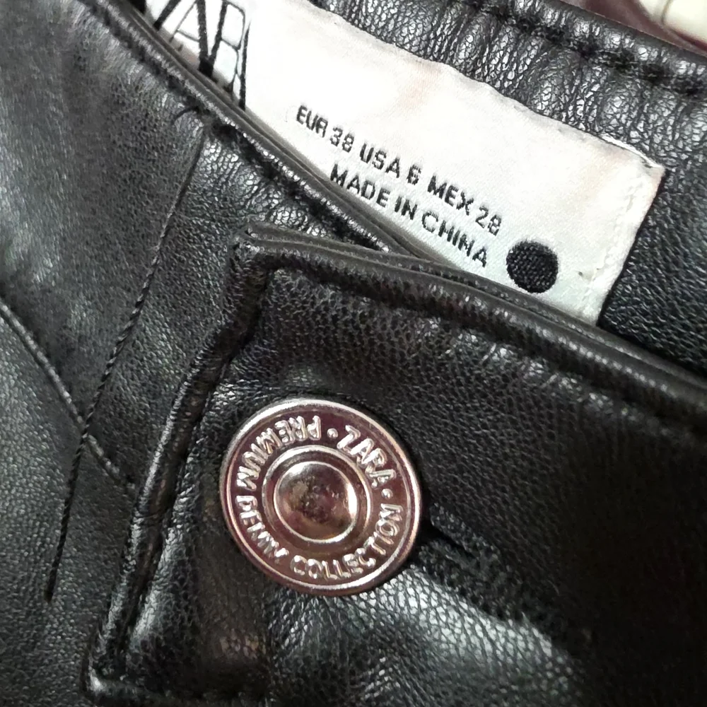 Zara Black Faux Leather Y2K Wide Leg‎ Pants Sz 6 - Picture 3 of 6